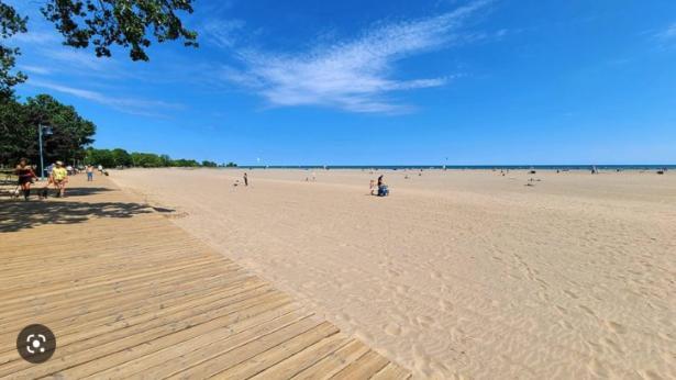 Stunning Rooms In Townhouse Across The Beach Toronto Exterior photo